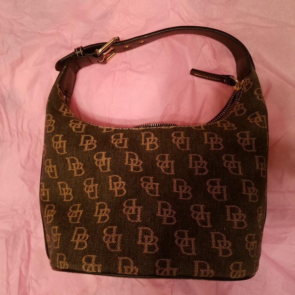 Dooney & bourke shoulder purse